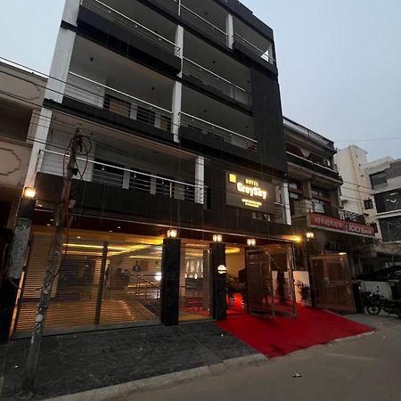 Hotel Grey Sky Ню Делхи Екстериор снимка