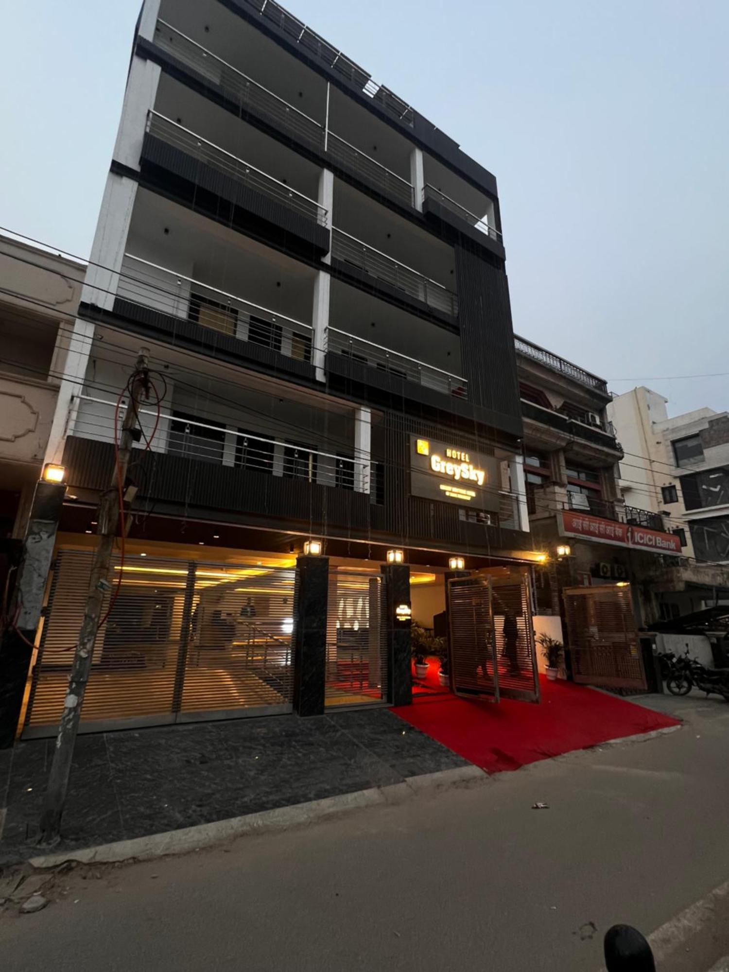 Hotel Grey Sky Ню Делхи Екстериор снимка