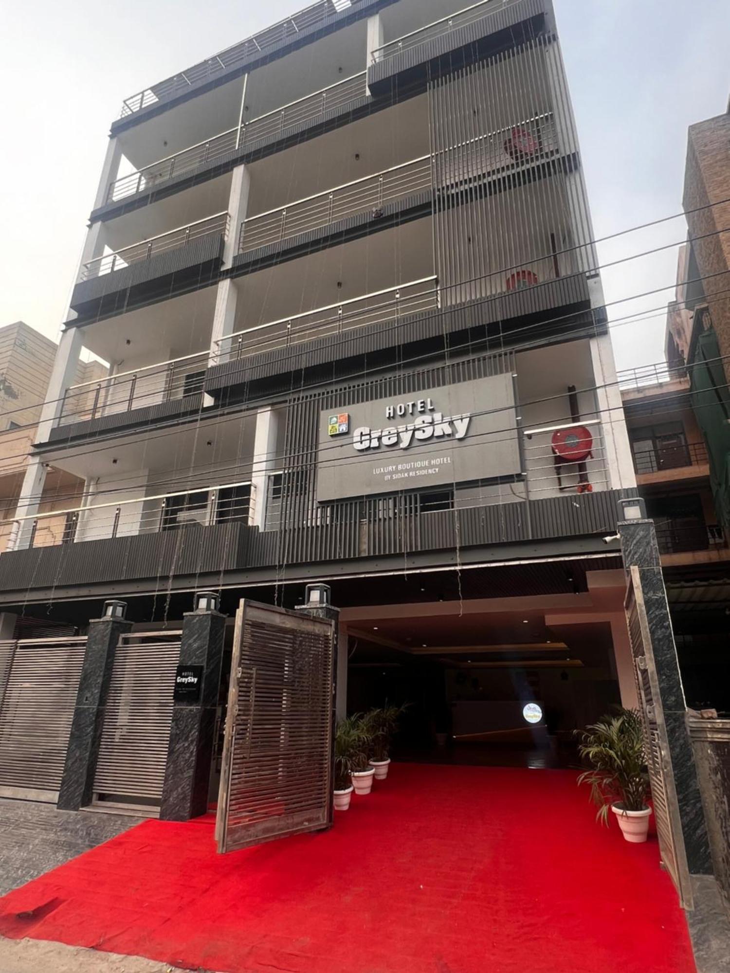 Hotel Grey Sky Ню Делхи Екстериор снимка